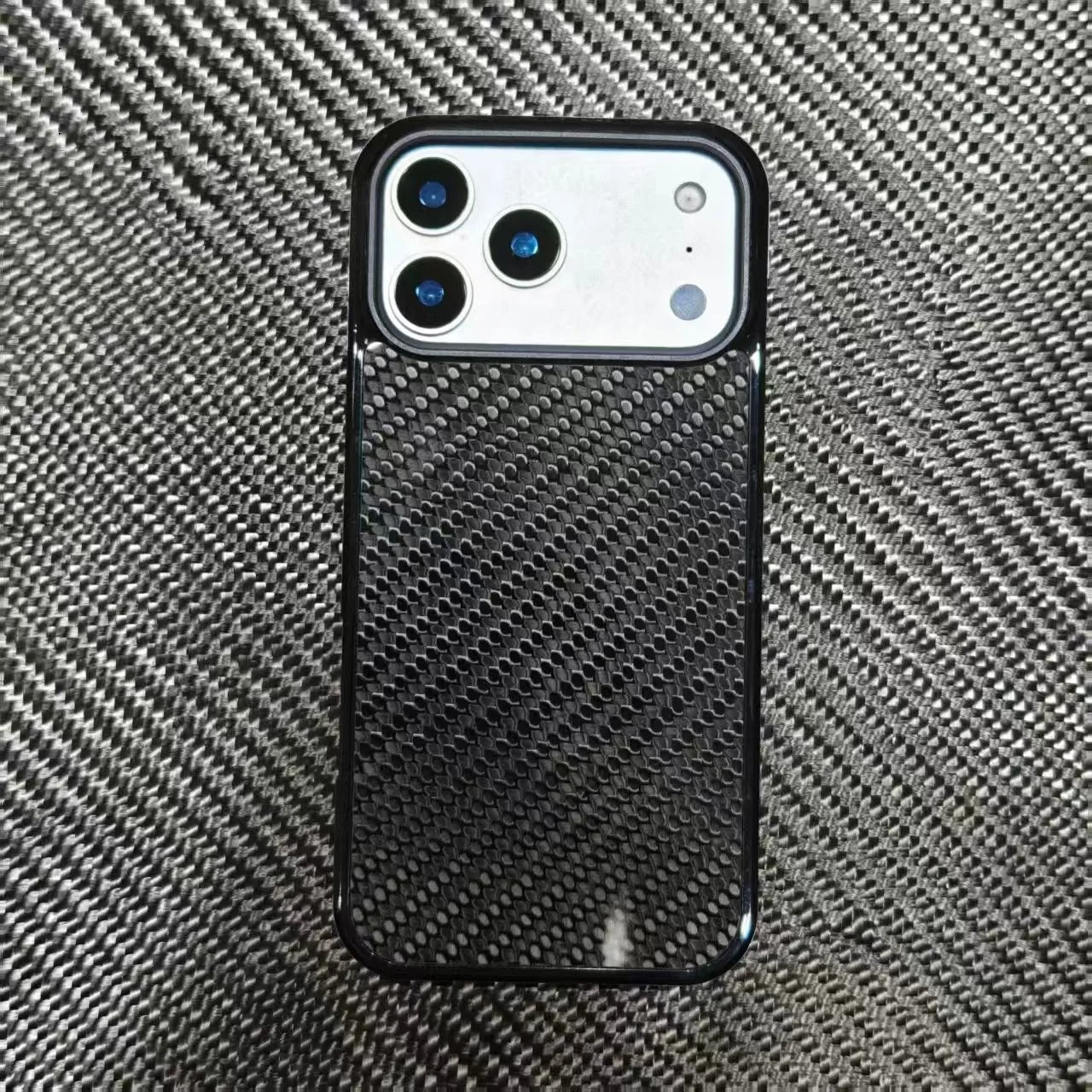 Premium iPhone Case — Real Woven Carbon Fiber MagSafe Cover with Shockproof Dual-Layer Full-Coverage Protection & Lightweight Non-Slip Design