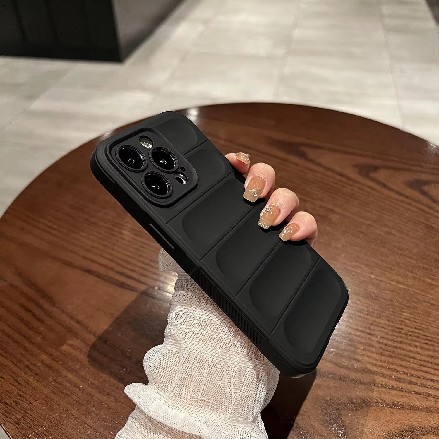 Premium iPhone Case — Soft Silicone Anti-Fall Protective Cover with Lightweight Dustproof Anti-Fingerprint Design