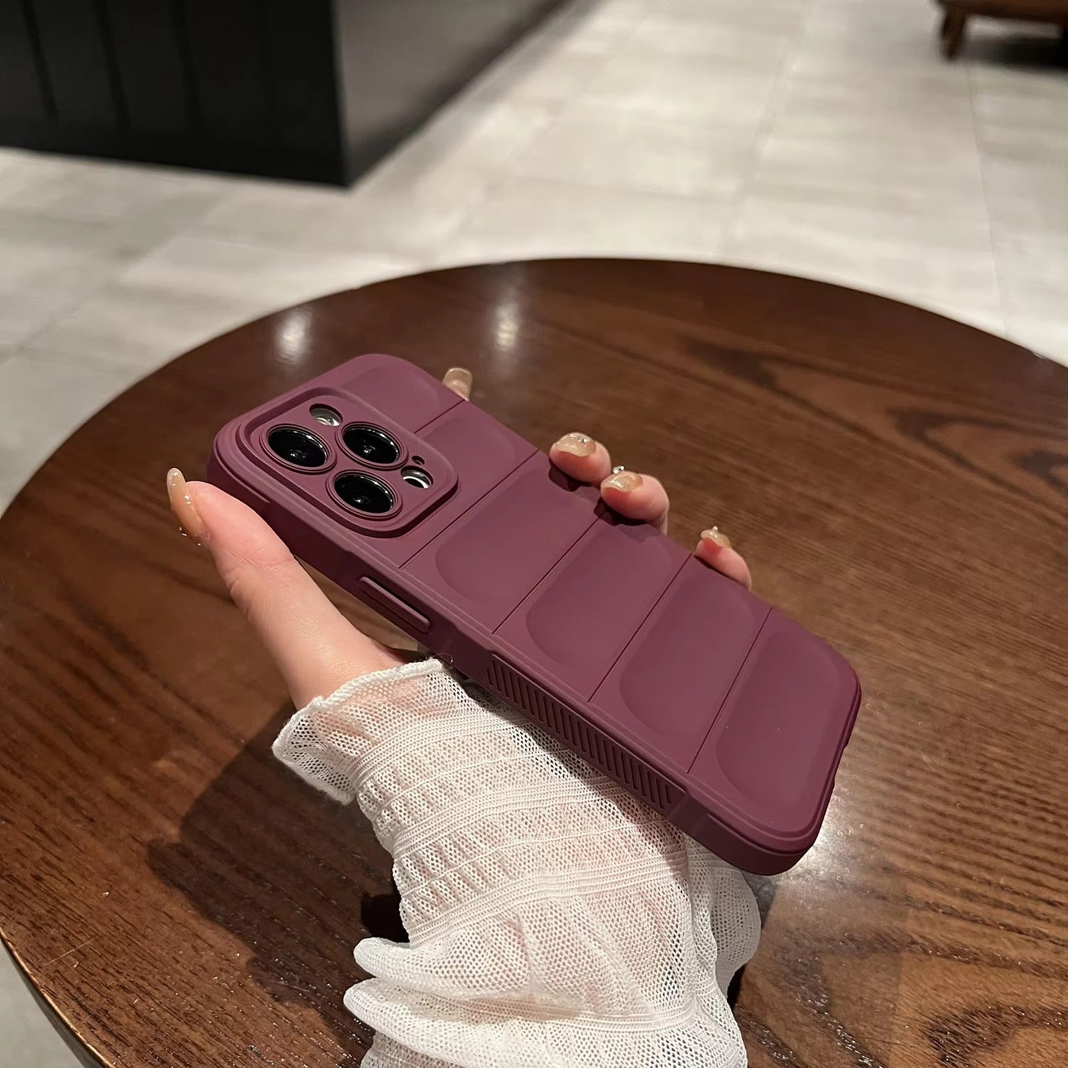 Premium iPhone Case — Soft Silicone Anti-Fall Protective Cover with Lightweight Dustproof Anti-Fingerprint Design