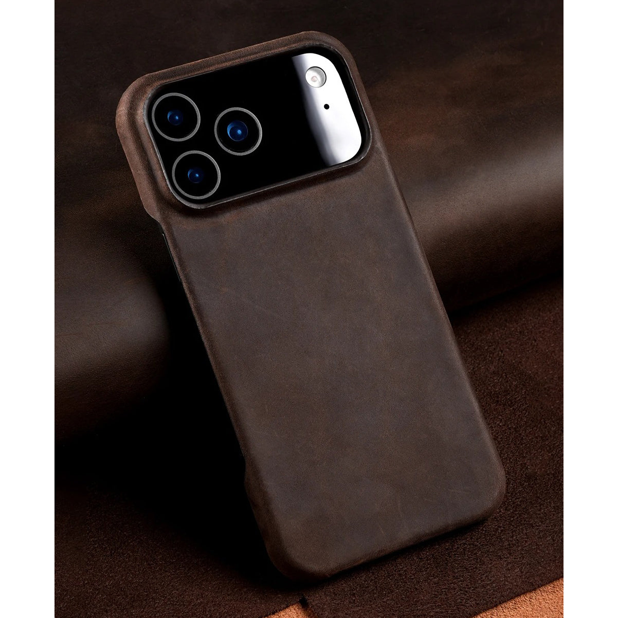 Luxury iPhone Case — Genuine Pull-Up Leather MagSafe Cover with Handcrafted Design, Shockproof Protection and Strong Magnetic Back Finish